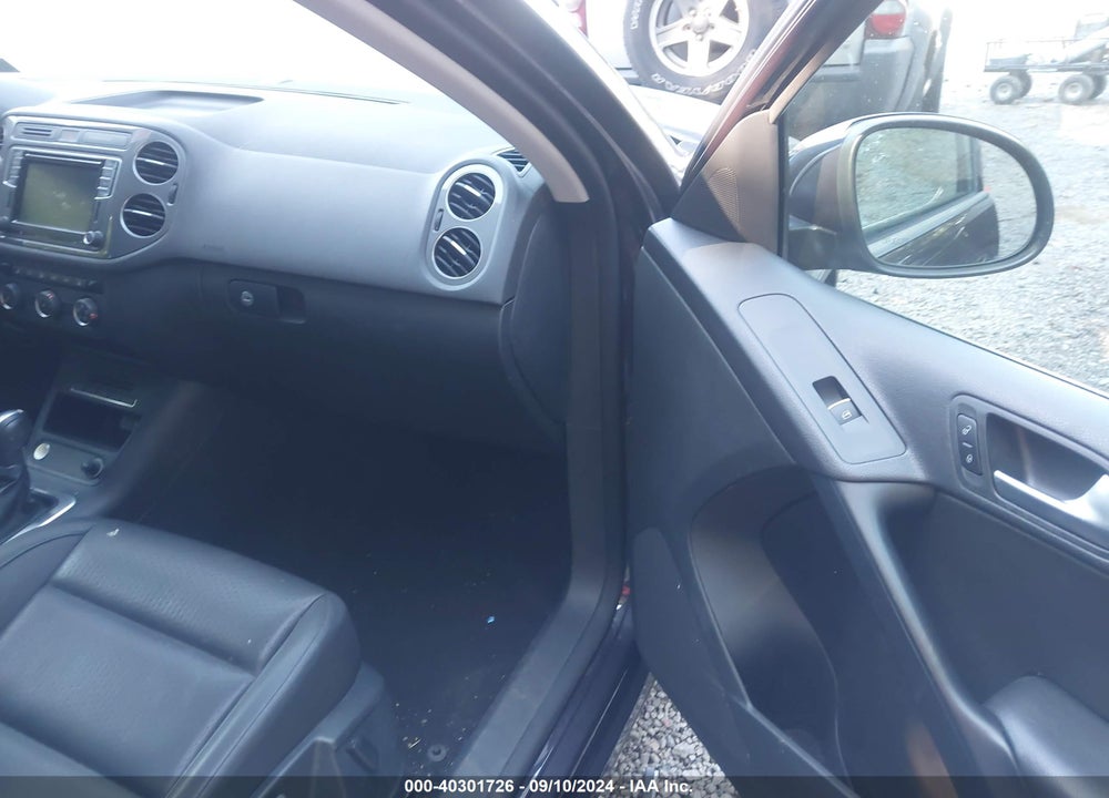 2016 VOLKSWAGEN TIGUAN SE VIN: WVGBV7AX6GW526103