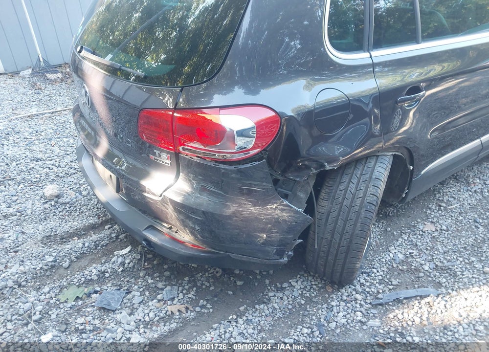 2016 VOLKSWAGEN TIGUAN SE VIN: WVGBV7AX6GW526103
