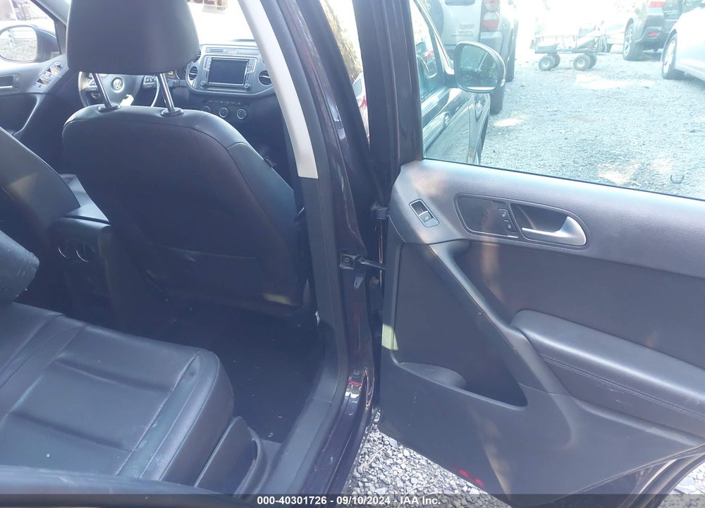 2016 VOLKSWAGEN TIGUAN SE VIN: WVGBV7AX6GW526103