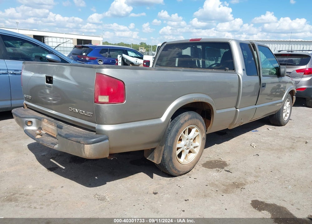 2003 CHEVROLET S-10 LS VIN: 1GCCS19X638236106