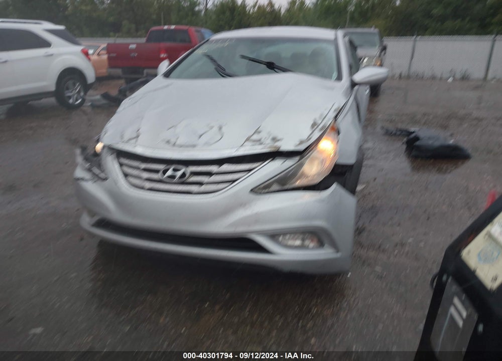 2011 HYUNDAI SONATA VIN: 5NPEC4AC8BH142700