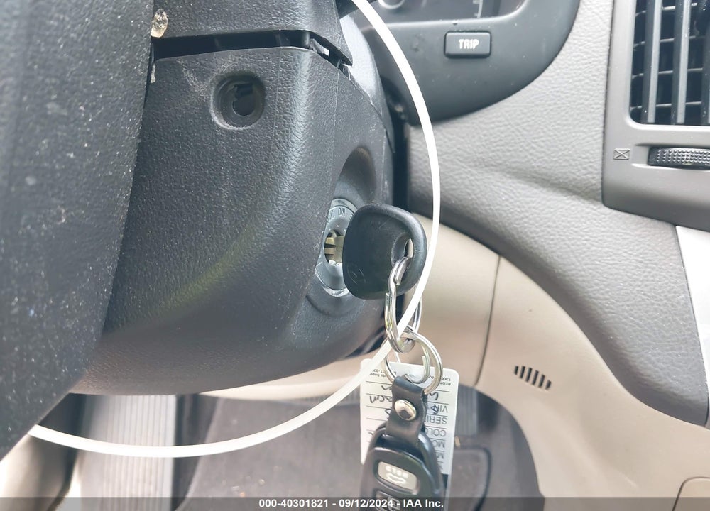 2010 HYUNDAI ELANTRA GLS VIN: KMHDU4AD2AU858168