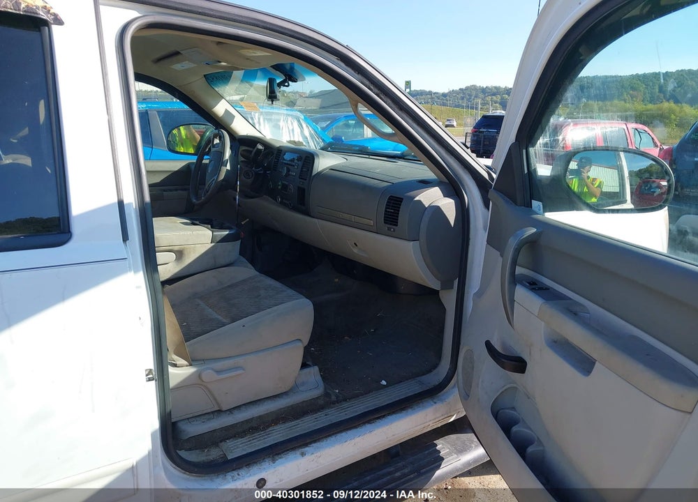 2010 GMC SIERRA 1500 SLE VIN: 3GTRKVE31AG225574