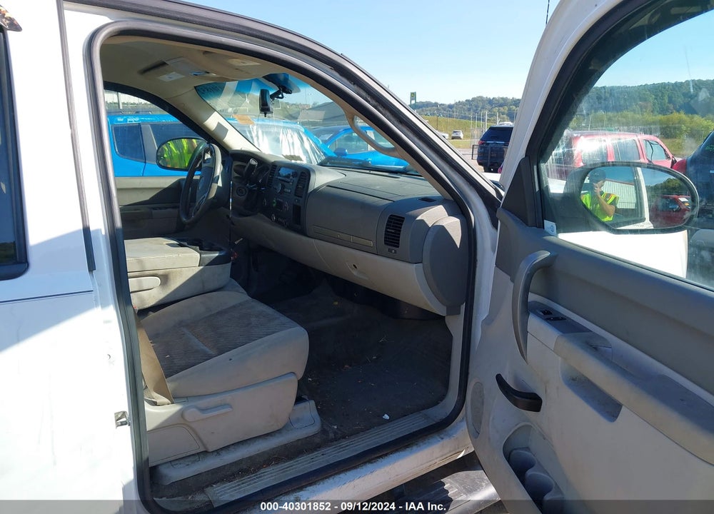 2010 GMC SIERRA 1500 SLE VIN: 3GTRKVE31AG225574