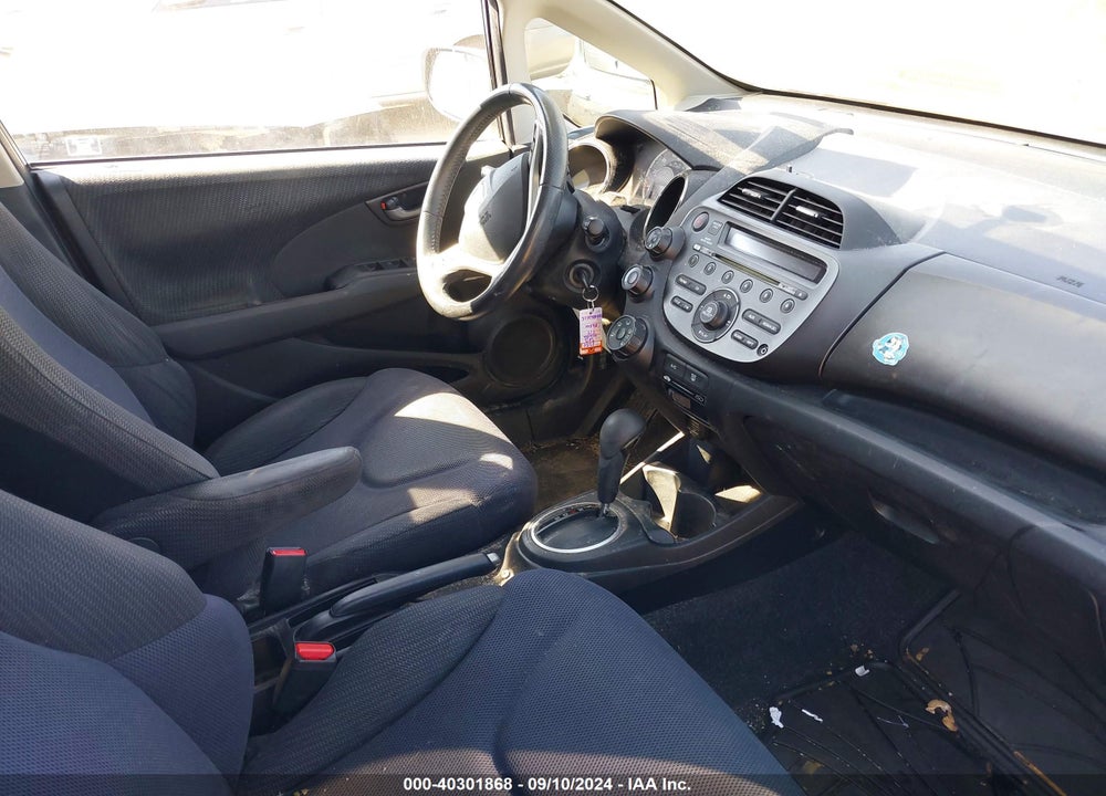 2012 HONDA FIT SPORT VIN: JHMGE8H57CC019290
