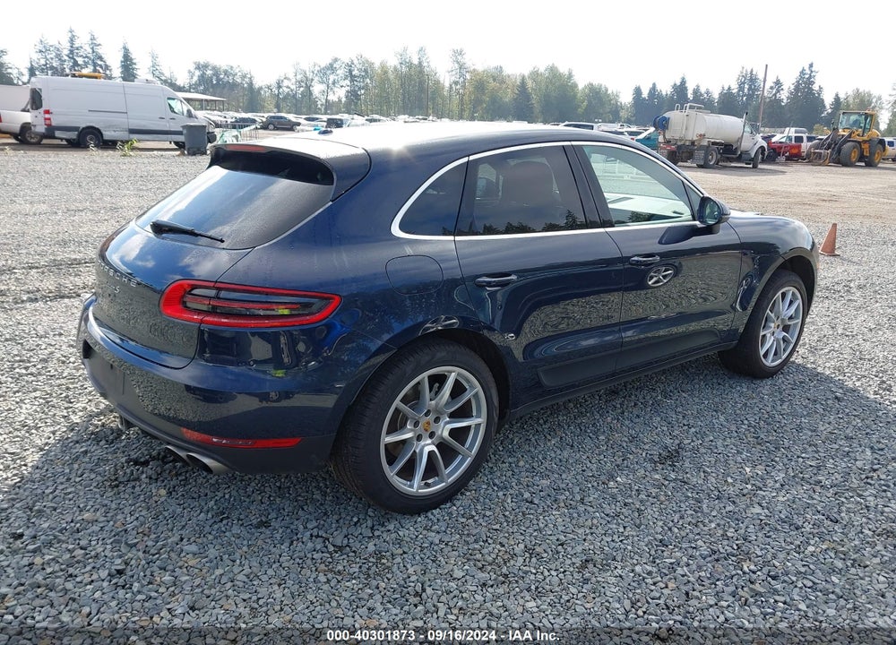 2017 PORSCHE MACAN S VIN: WP1AB2A54HLB17397