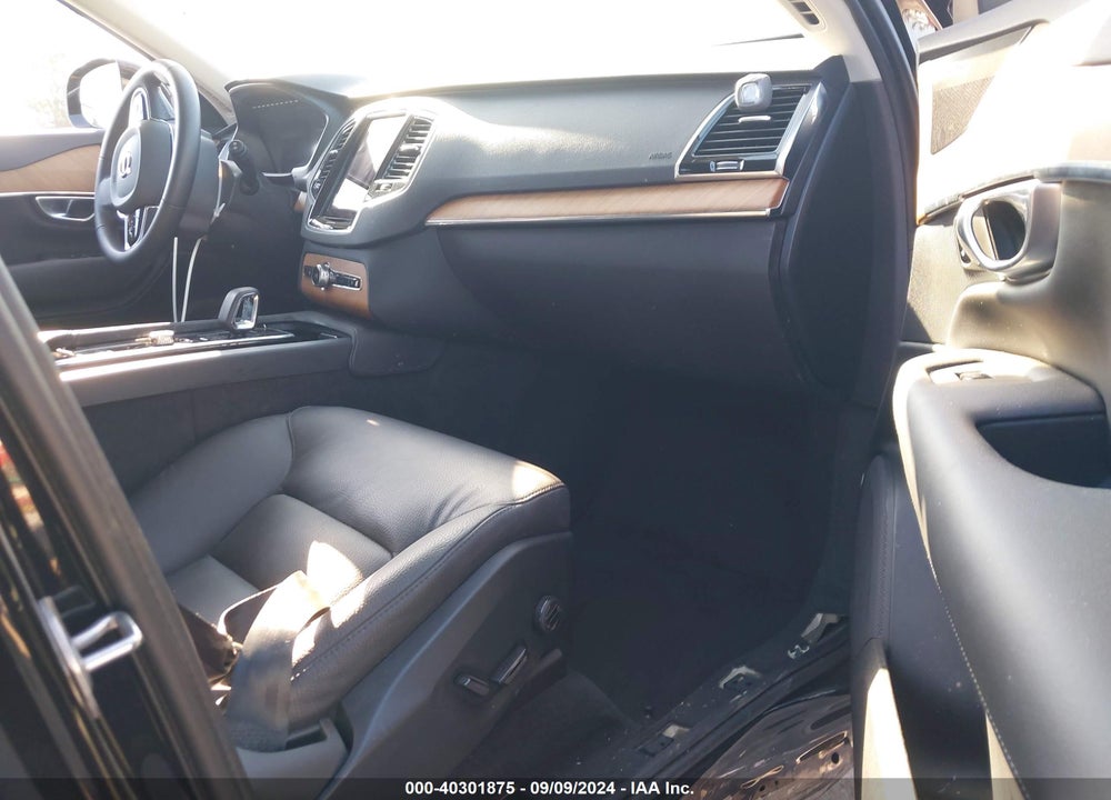 2024 VOLVO XC90 RECHARGE PLUG-IN HYBRID T8 PLUS BRIGHT THEME 7-SEATER VIN: YV4H60CE4R1216205