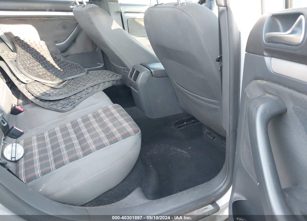 2008 VOLKSWAGEN GTI 4-DOOR VIN: WVWGV71KX8W040443