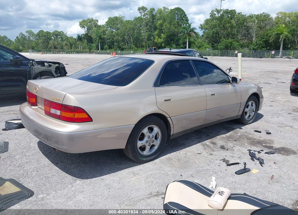 1998 LEXUS ES 300 VIN: JT8BF28G8W0144083