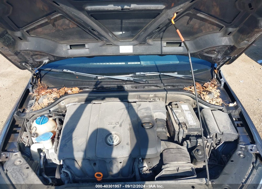 2011 VOLKSWAGEN JETTA 2.5L SE VIN: 3VWDX7AJ7BM371019