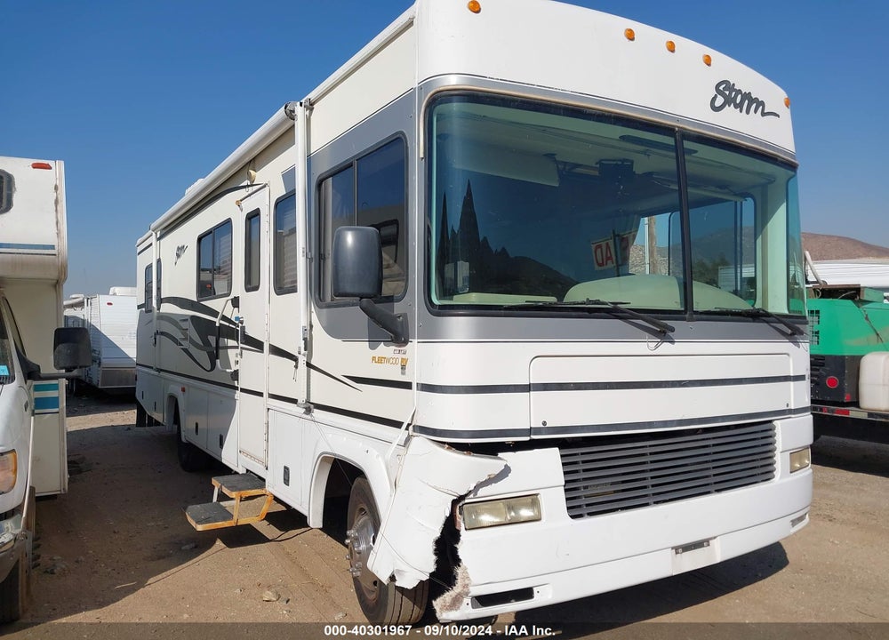 2001 FLEETWOOD STORM VIN: 1FCMF53S910A15690