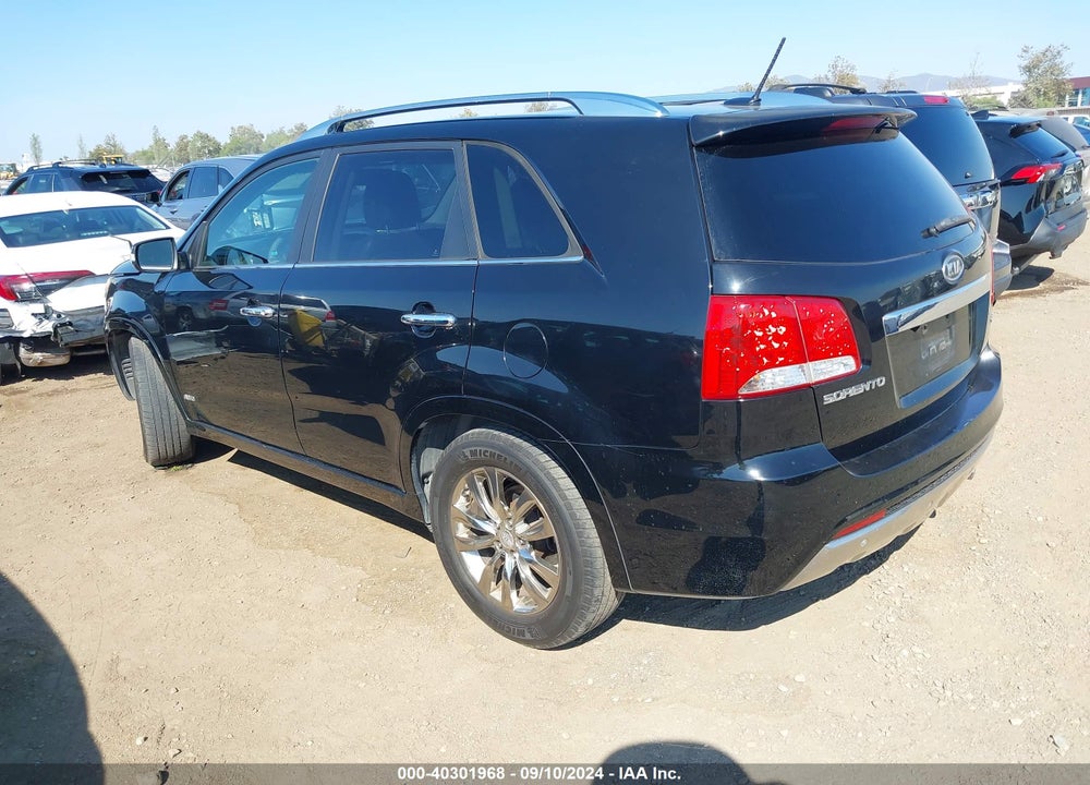 2011 KIA SORENTO SX V6 VIN: 5XYKWDA22BG143608