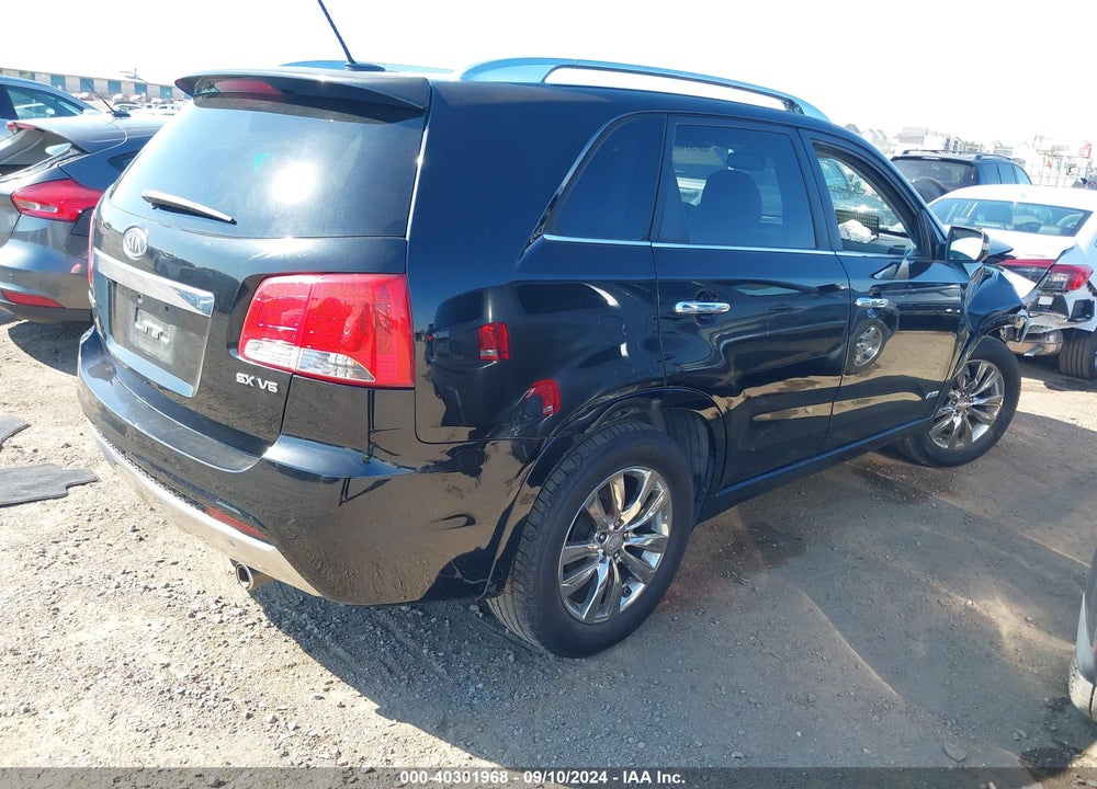 2011 KIA SORENTO SX V6 VIN: 5XYKWDA22BG143608