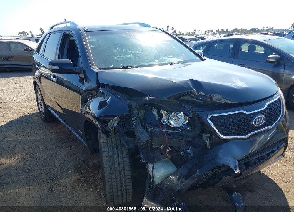 2011 KIA SORENTO SX V6 VIN: 5XYKWDA22BG143608