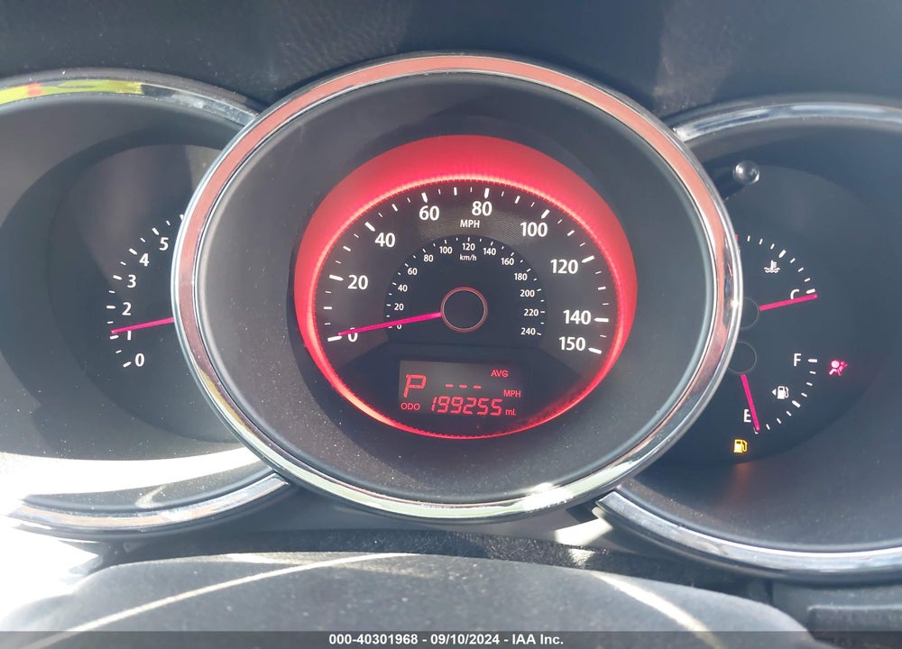 2011 KIA SORENTO SX V6 VIN: 5XYKWDA22BG143608