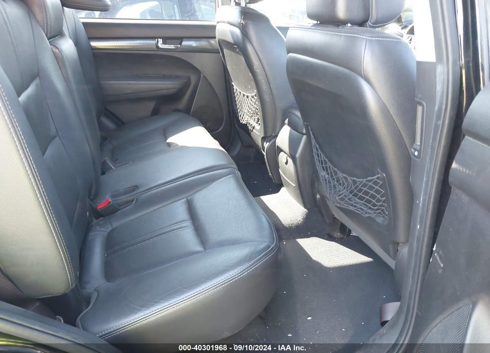 2011 KIA SORENTO SX V6 VIN: 5XYKWDA22BG143608