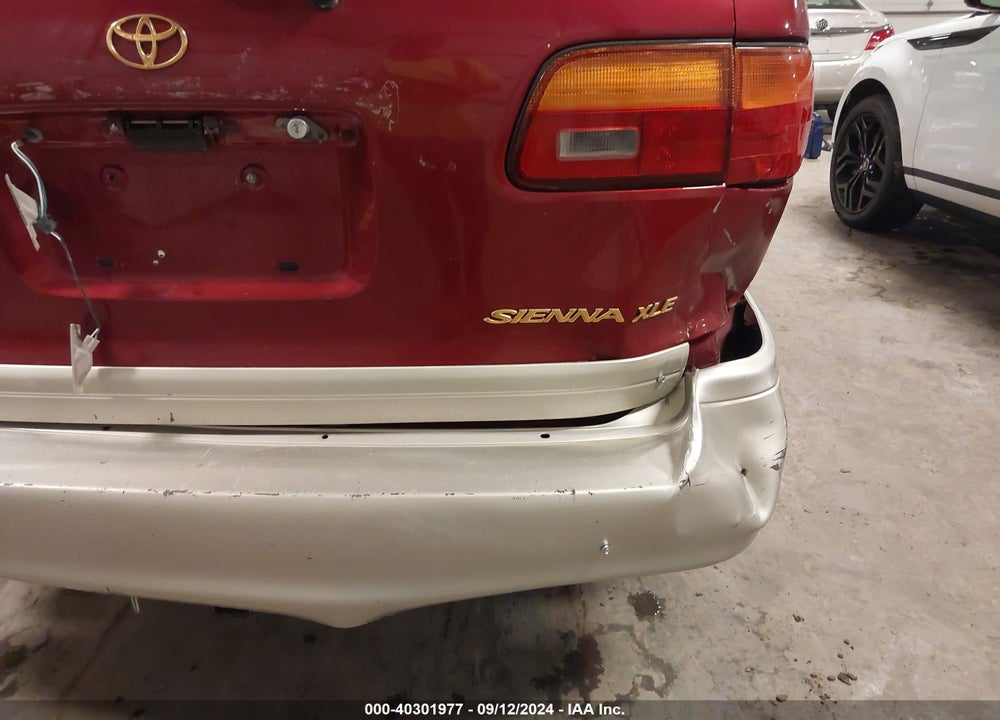 1999 TOYOTA SIENNA XLE VIN: 4T3ZF13C0XU106455