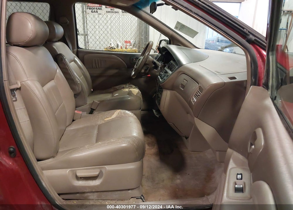 1999 TOYOTA SIENNA XLE VIN: 4T3ZF13C0XU106455