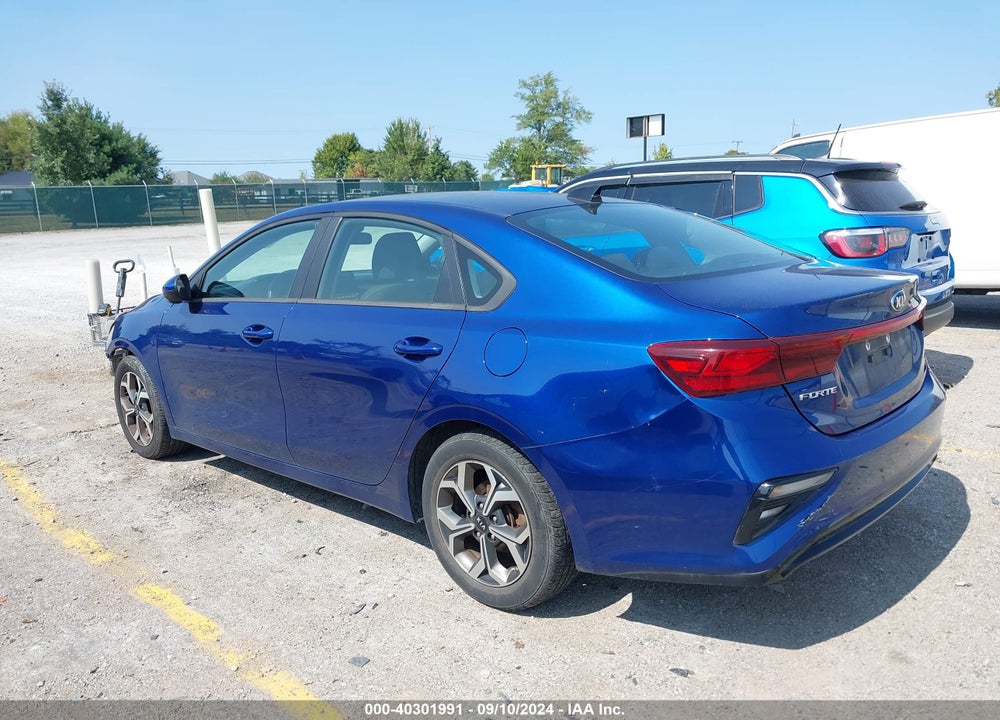 2019 KIA FORTE LXS VIN: 3KPF24AD7KE009852