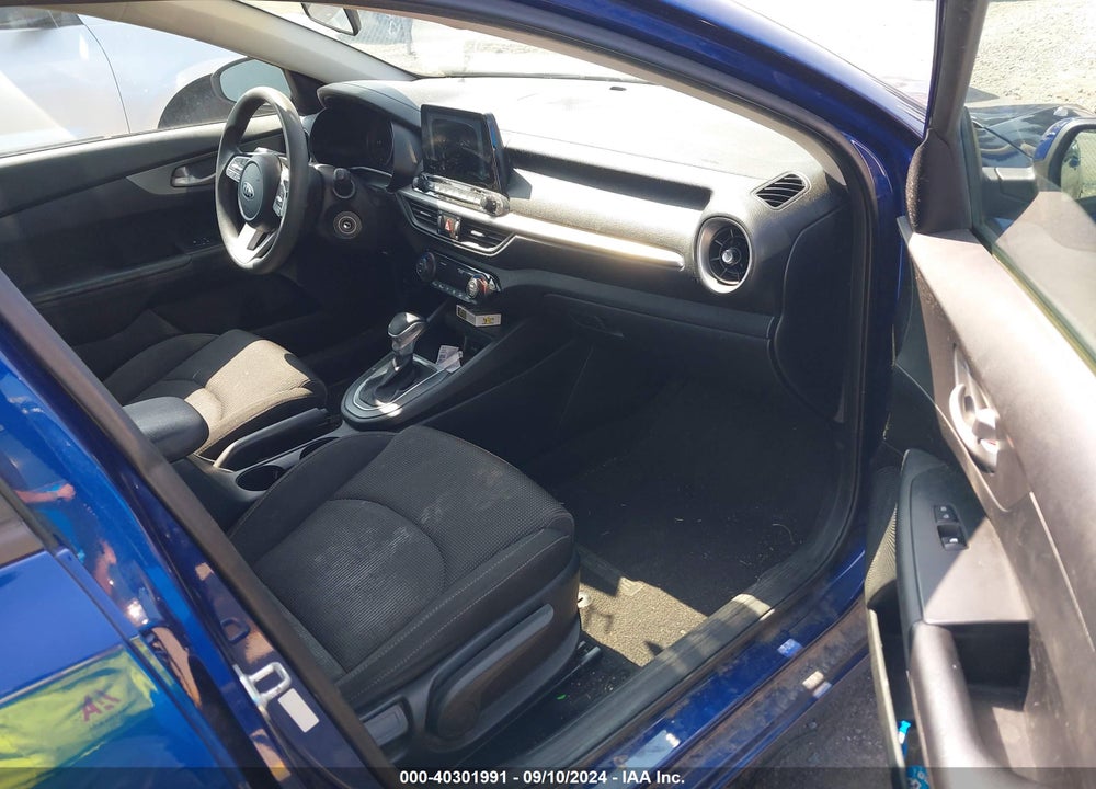 2019 KIA FORTE LXS VIN: 3KPF24AD7KE009852