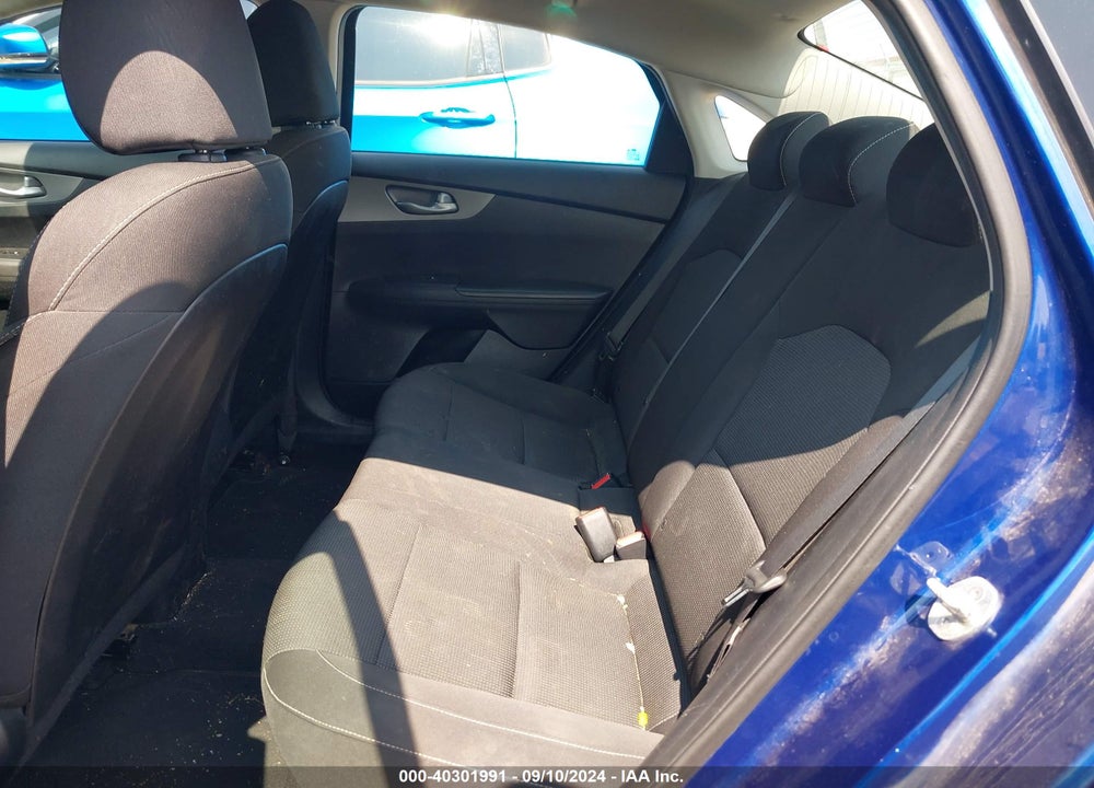 2019 KIA FORTE LXS VIN: 3KPF24AD7KE009852