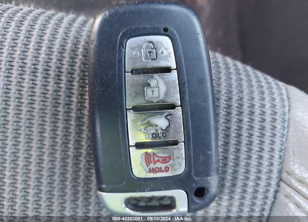 2013 HYUNDAI VELOSTER BASE W/GRAY VIN: KMHTC6AD6DU119416