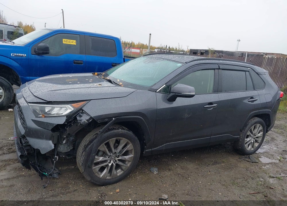 2019 TOYOTA RAV4 VIN: JTMC1RFV7KD014572