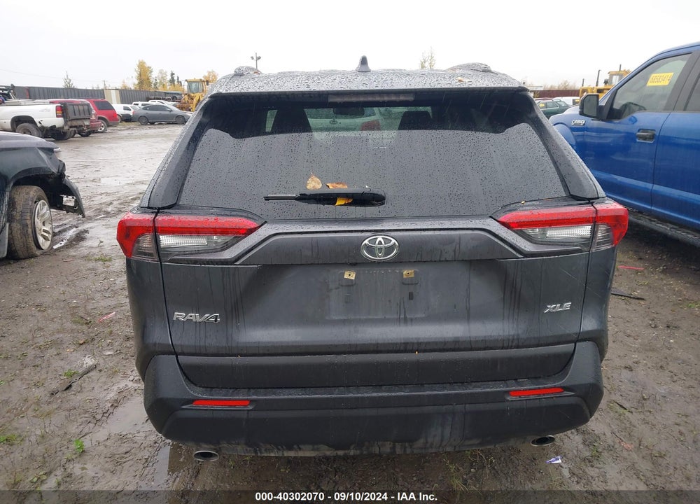 2019 TOYOTA RAV4 VIN: JTMC1RFV7KD014572