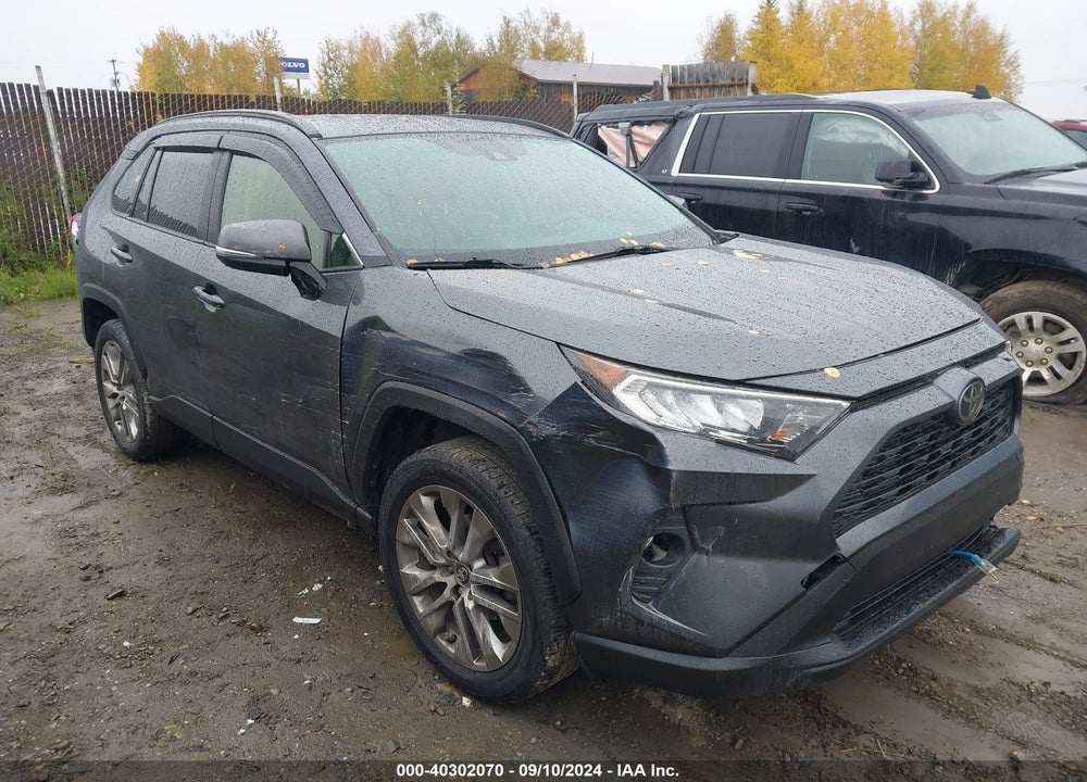 2019 TOYOTA RAV4 VIN: JTMC1RFV7KD014572