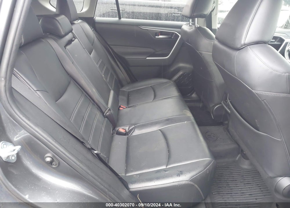 2019 TOYOTA RAV4 VIN: JTMC1RFV7KD014572