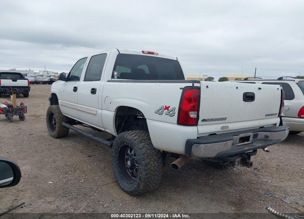 2004 CHEVROLET SILVERADO 1500 LS VIN: 2GCEK13TX41387811