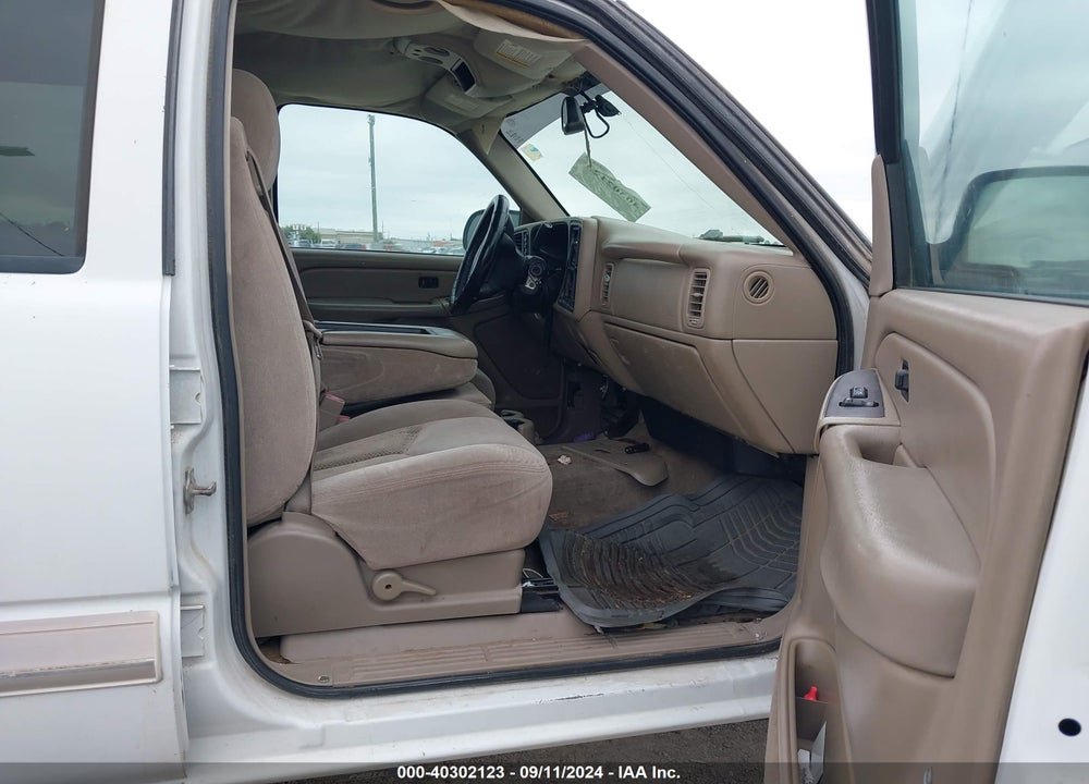 2004 CHEVROLET SILVERADO 1500 LS VIN: 2GCEK13TX41387811
