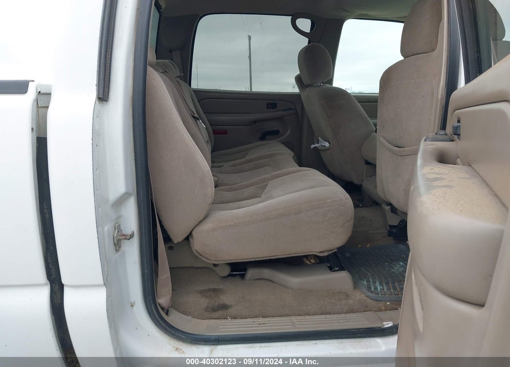 2004 CHEVROLET SILVERADO 1500 LS VIN: 2GCEK13TX41387811