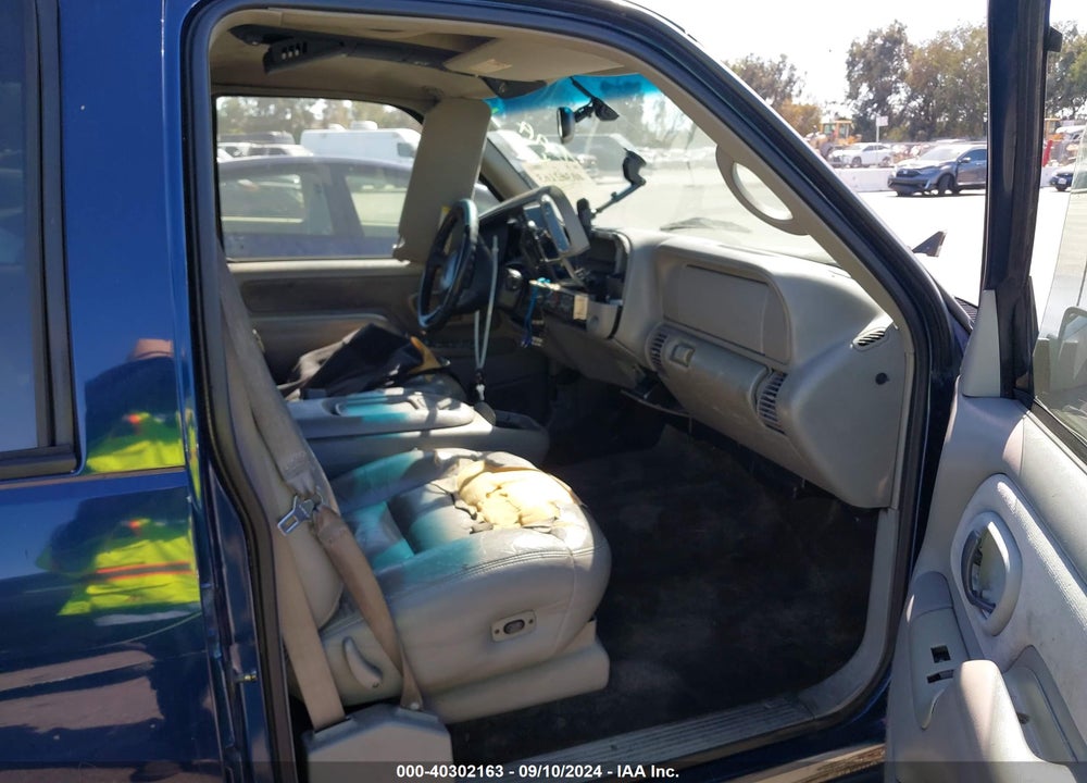 1999 CHEVROLET TAHOE LS VIN: 1GNEC13R9XJ529391