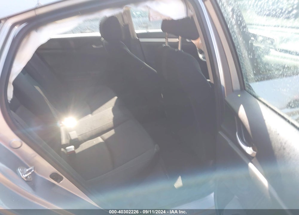 2018 HONDA CIVIC LX VIN: 2HGFC2F55JH517471