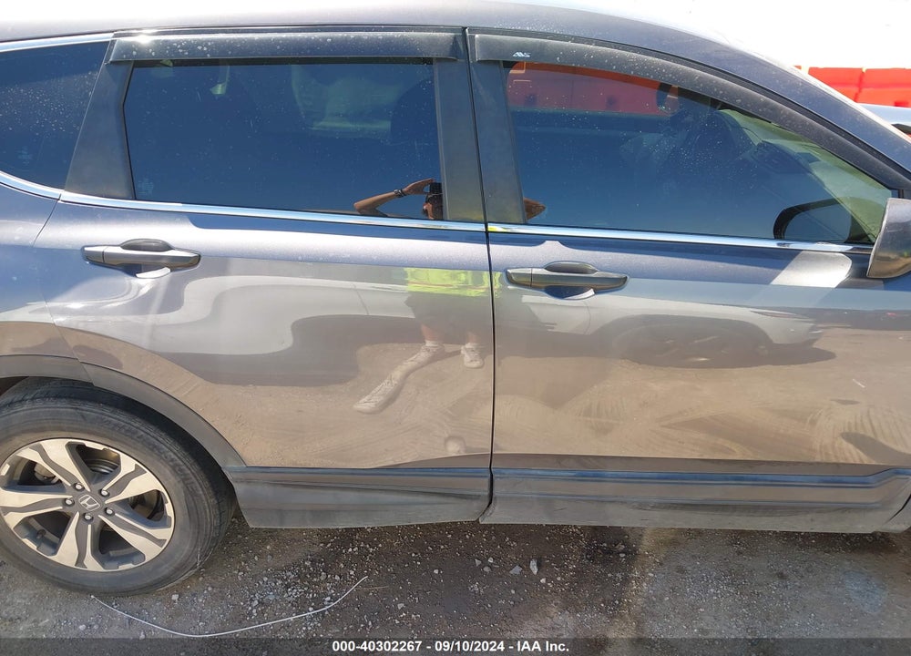 2019 HONDA CR-V LX VIN: 2HKRW5H39KH406110