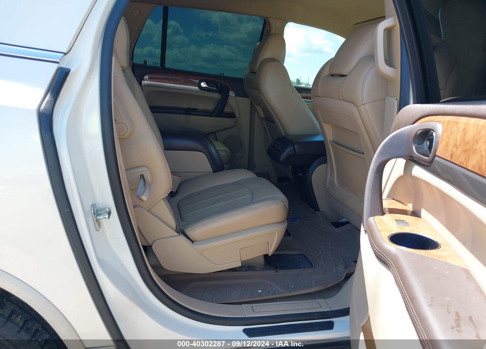 2010 BUICK ENCLAVE 1XL VIN: 5GALRBED8AJ137257