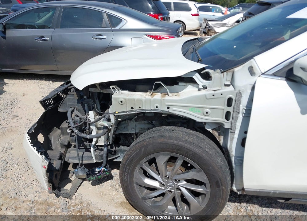 2015 NISSAN ROGUE SL VIN: 5N1AT2MTXFC795976