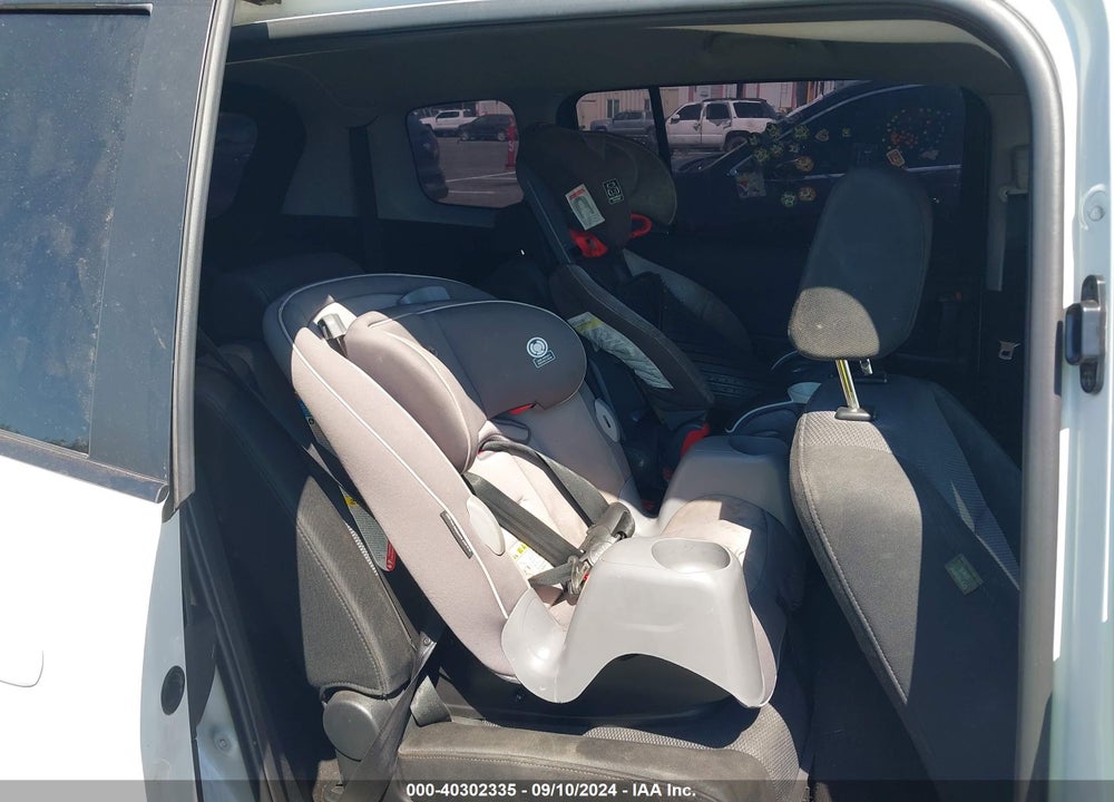 2006 MAZDA 5 TOURING VIN: JM1CR293260127708