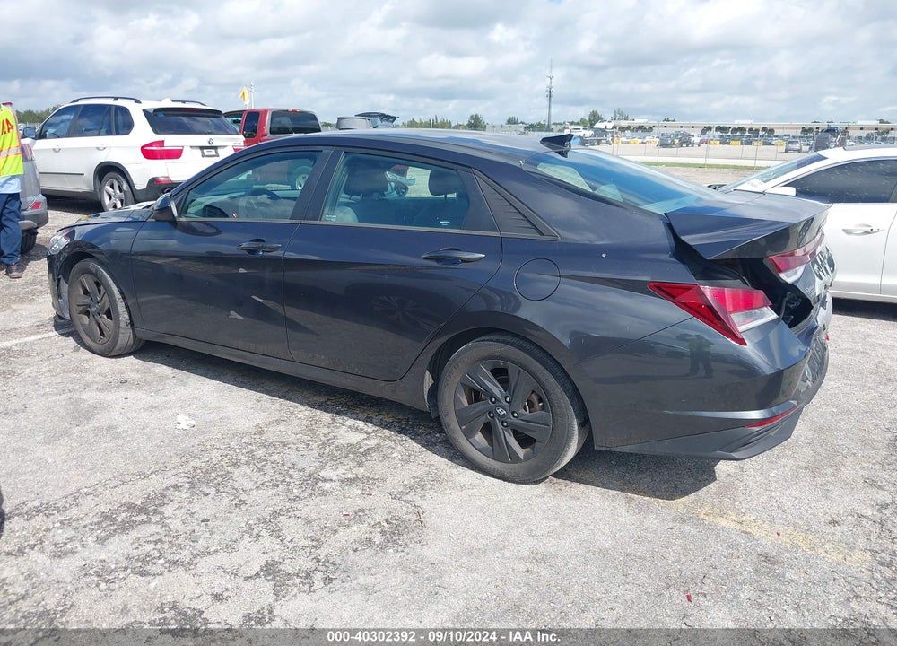 2022 HYUNDAI ELANTRA SEL VIN: 5NPLM4AG7NH064292