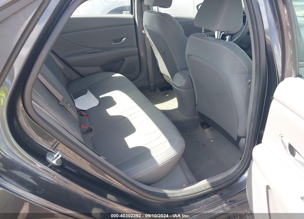 2022 HYUNDAI ELANTRA SEL VIN: 5NPLM4AG7NH064292