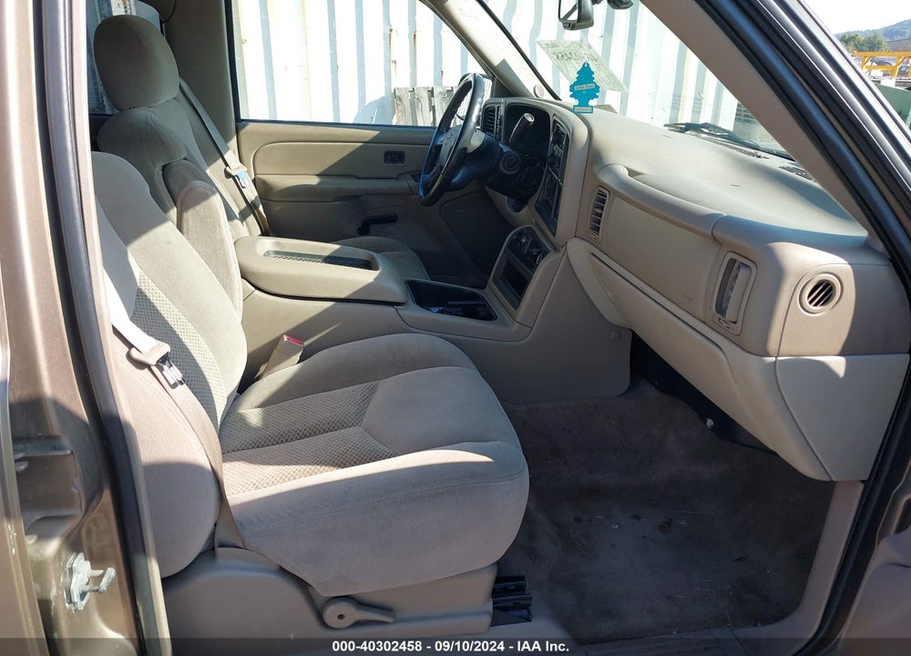 2004 CHEVROLET TAHOE LS VIN: 1GNEK13Z44J277175