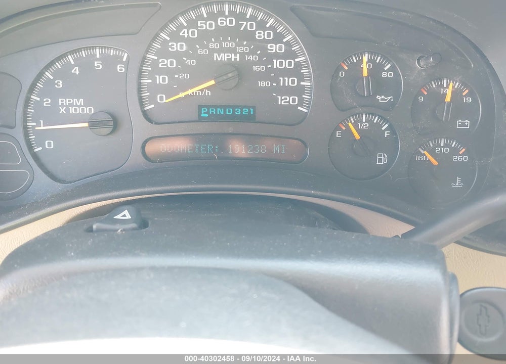 2004 CHEVROLET TAHOE LS VIN: 1GNEK13Z44J277175