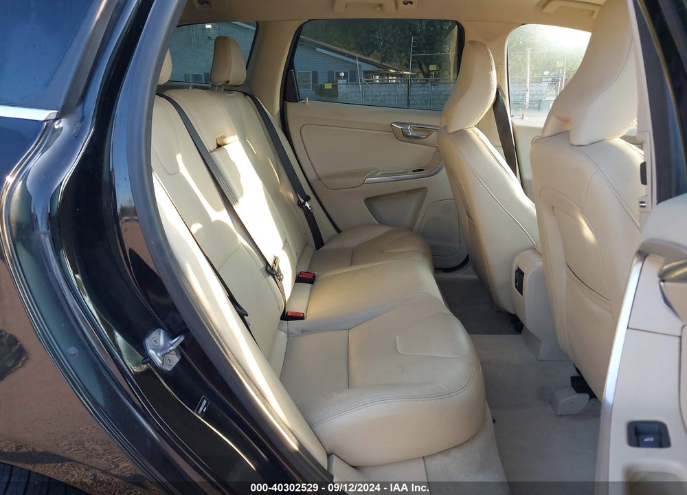 2016 VOLVO XC60 T6 DRIVE-E VIN: YV449MRK4G2926092