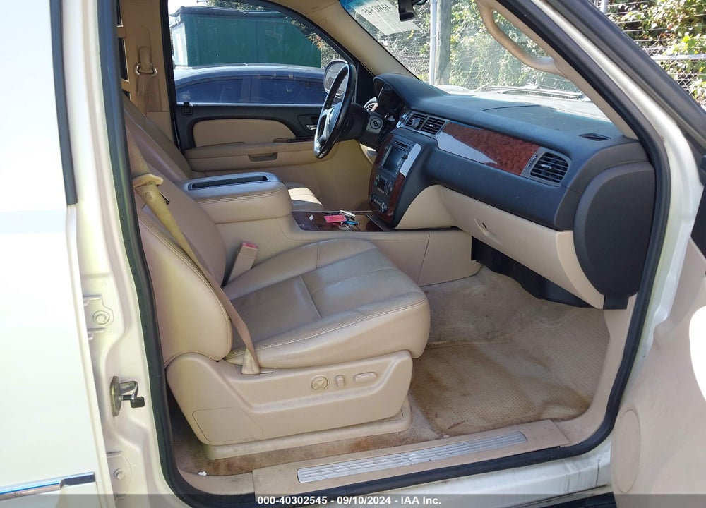 2008 CHEVROLET SUBURBAN 1500 LTZ VIN: 1GNFK163X8R269455