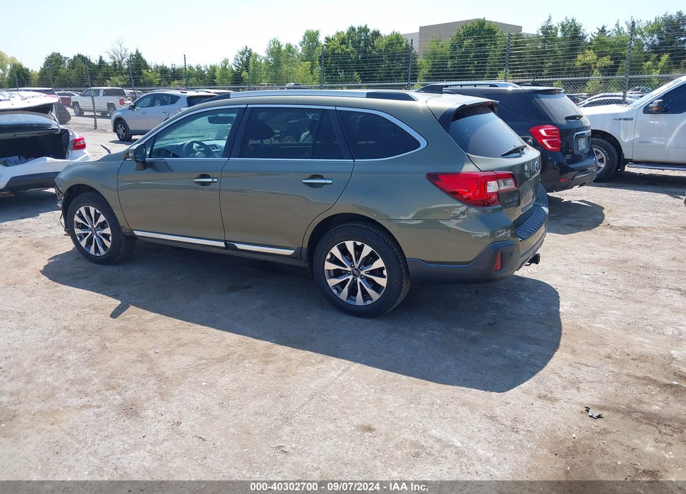 2018 SUBARU OUTBACK 3.6R TOURING VIN: 4S4BSETC3J3284502