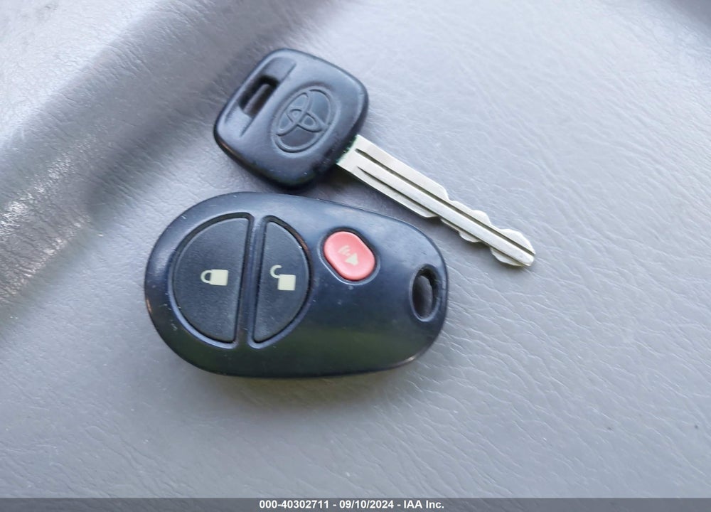2004 TOYOTA SIENNA CE VIN: 5TDZA23C44S022608