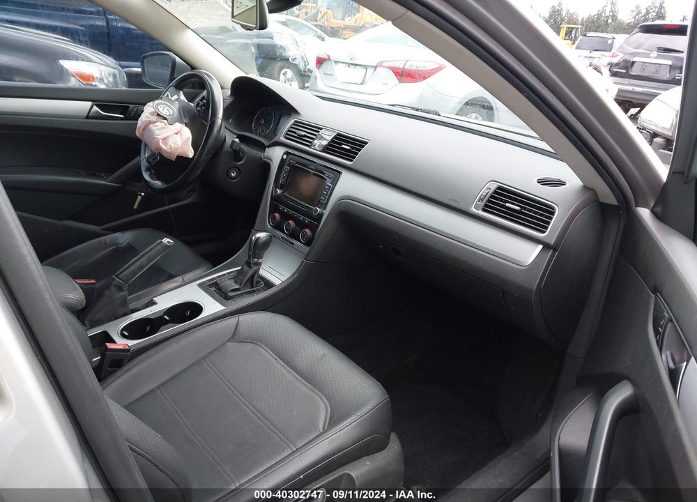 2013 VOLKSWAGEN PASSAT 2.5L SE VIN: 1VWBP7A30DC001303
