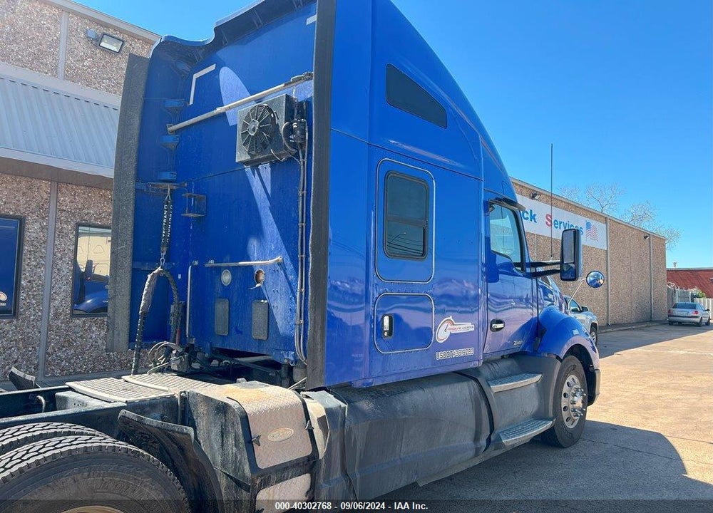 2016 KENWORTH CONSTRUCTION T680 VIN: 1XKYDP9X6GJ498472
