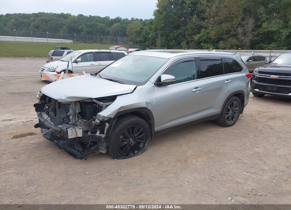 2019 TOYOTA HIGHLANDER XLE VIN: 5TDJZRFH1KS730009